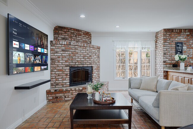 Foto del edificio - 16842 Harkness Cir