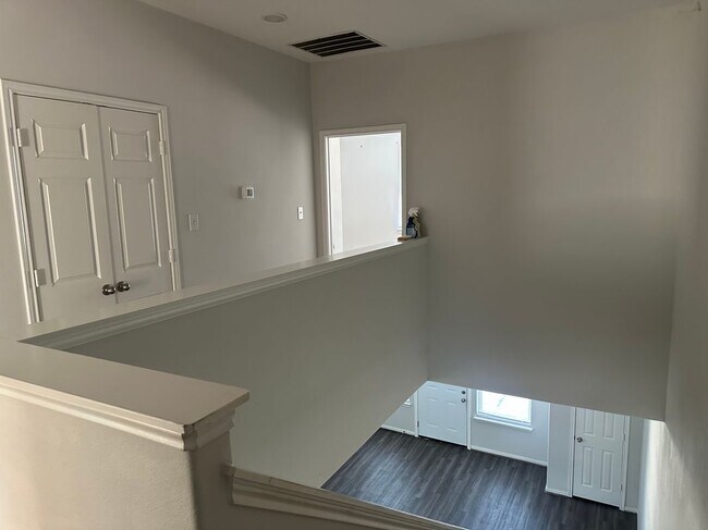 Foto del edificio - 8718 Scott St