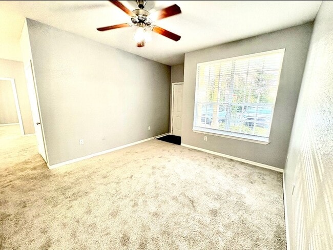 Building Photo - 819 Grand Regency Pointe