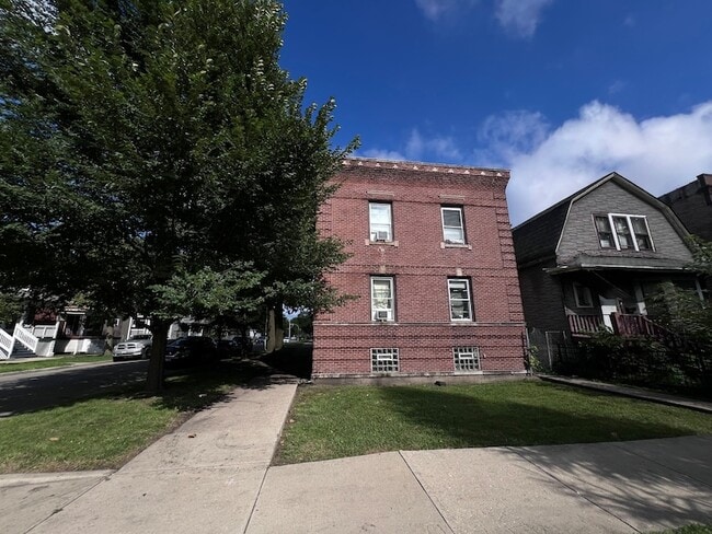 Building Photo - 2707 E 78th St