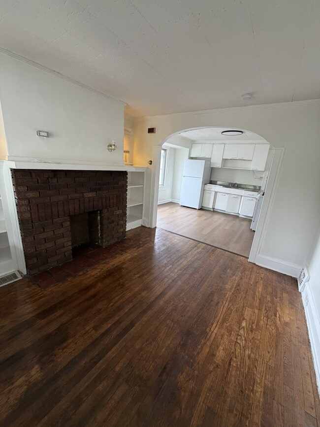 Building Photo - 4473 W 133rd St