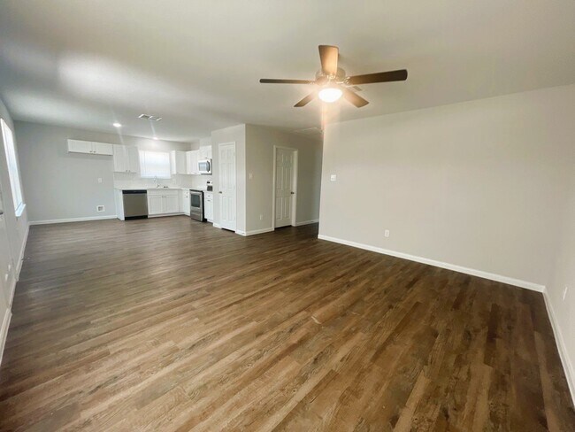 Building Photo - 350 Rd 5105