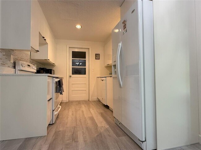 Foto del edificio - 4876 Greenleaf Rd