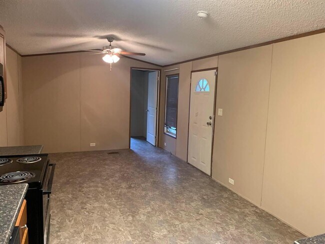 Building Photo - 3708 County Rd 264L