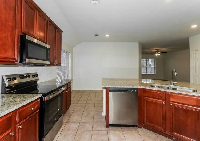 Foto del edificio - 5113 Forest Sage Ln