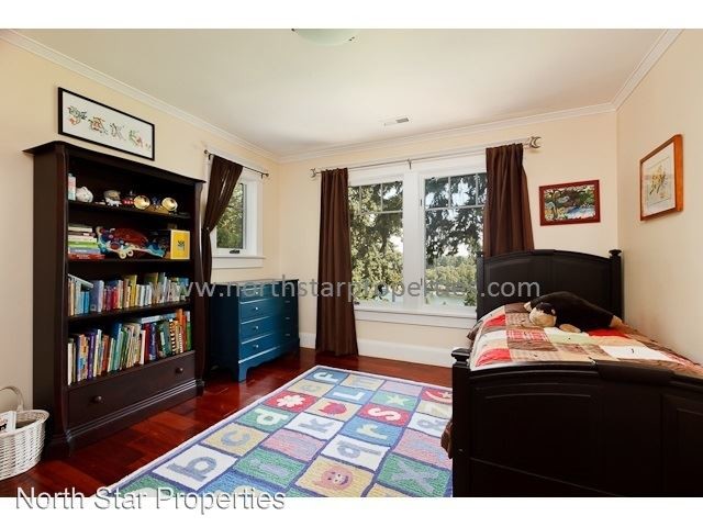 Foto del edificio - 298 SW Birdshill Rd