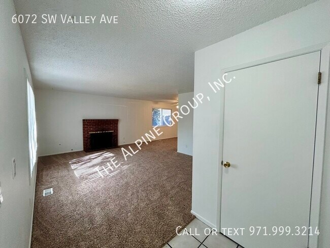 Building Photo - Single level 2 bed, with A/C in Highland n...