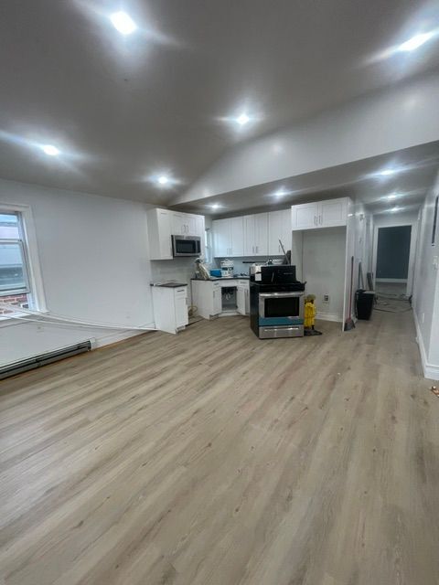 Foto del edificio - 1754 Hammersley Ave