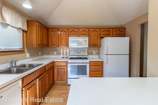 Building Photo - 15324 Chalco Pointe Dr