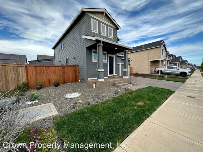 Foto del edificio - 3 br, 3 bath House - 4987 Armstrong Ave NE