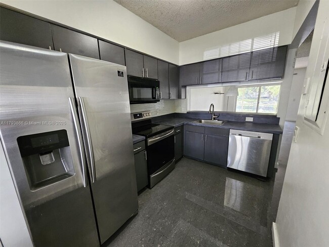 Foto del edificio - 117 SW 96th Ave