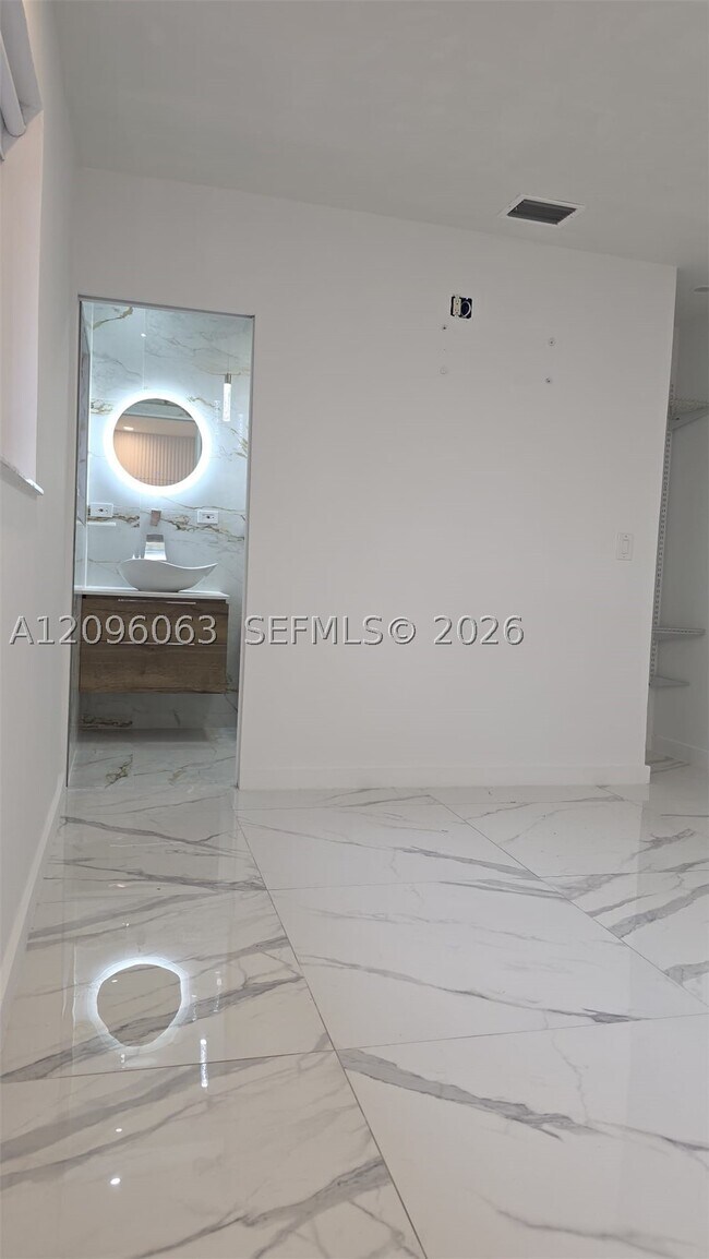 Foto del edificio - 441 NW 30th Pl
