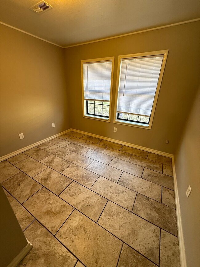 Foto del edificio - Cute 2 Bed 1 Bath A Frame House Washer & Dryer & Yard Care Included.