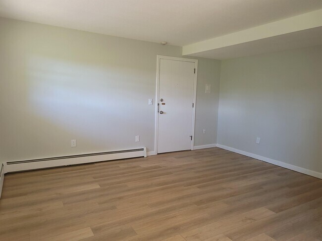 Building Photo - 205 MAIN D-122 St