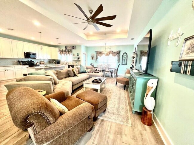 Foto del edificio - 5402 Pinetree Ave