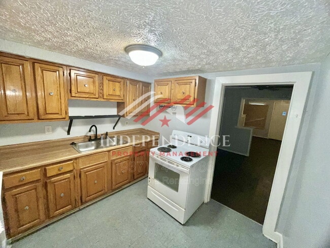 Building Photo - 517 Mertland Ave