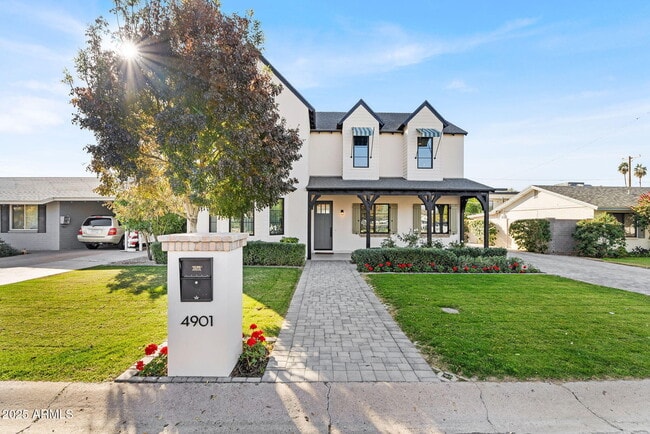 Building Photo - 4901 E Amelia Ave