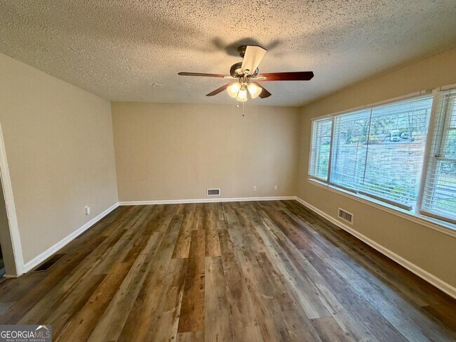 Foto del edificio - 3006 Remington St