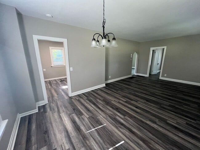 Building Photo - 4851 Foley Rd 4BR/1BA (Oak Hills)