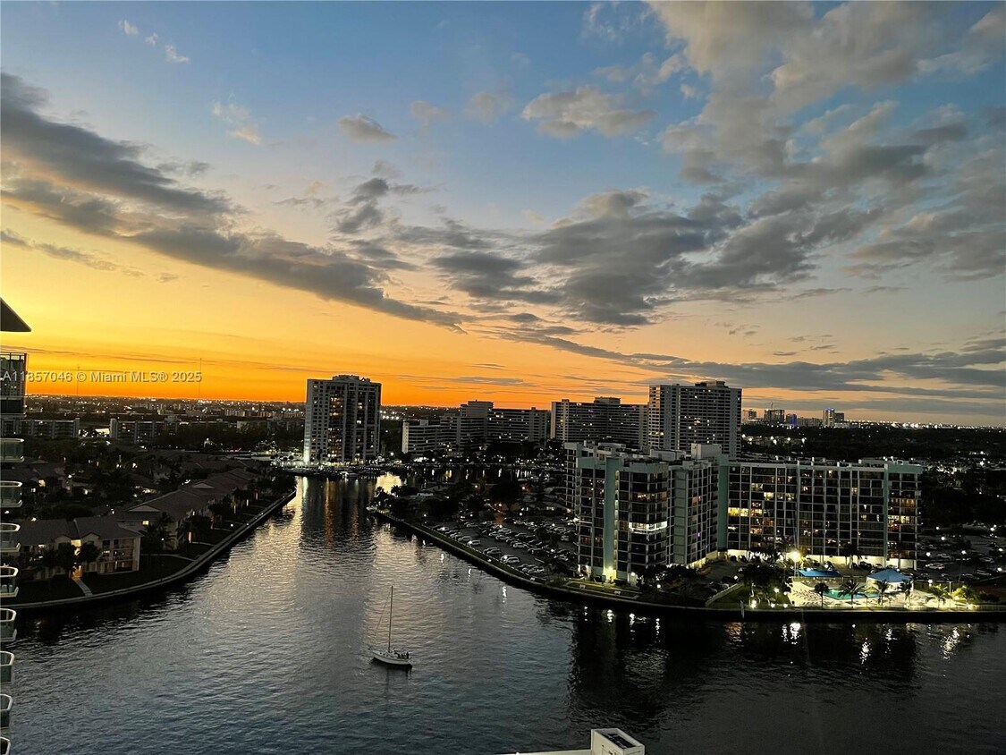 Foto principal - 3800 S Ocean Dr