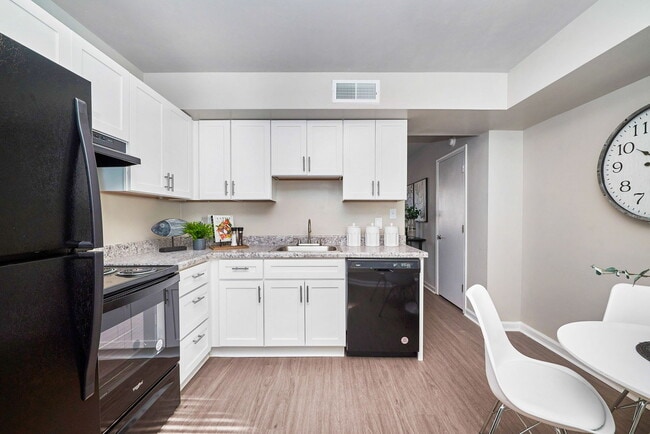 Building Photo - Asbury Place Townhome Apartments