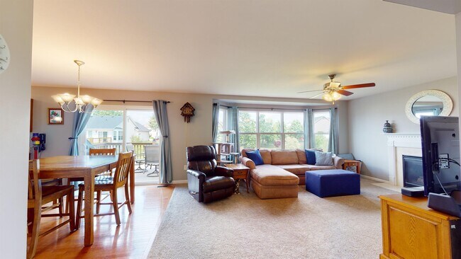 Photo - 817 Saybrook Falls Dr House