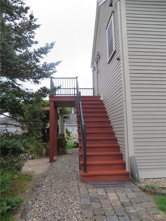 Building Photo - 659 Putnam Pike