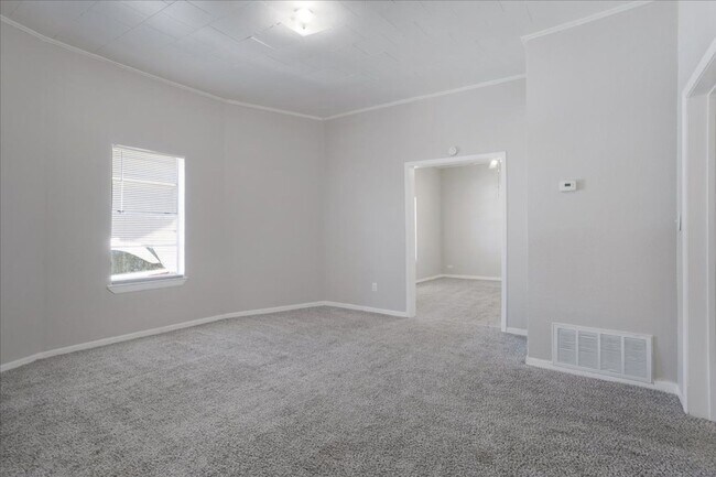 Foto del edificio - Fully Renovated House for rent