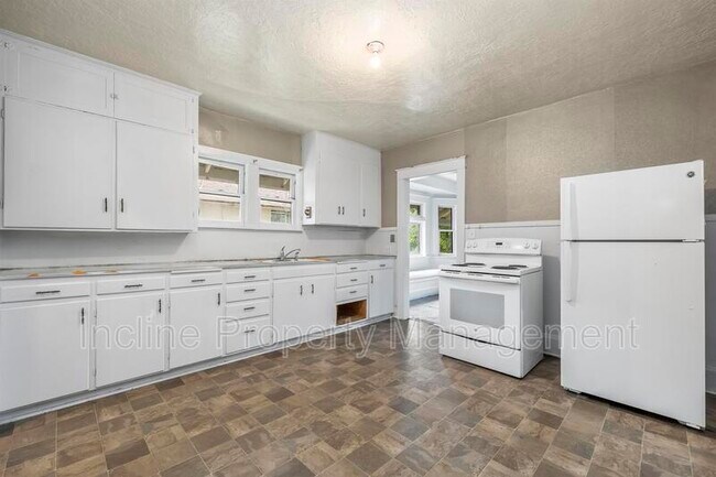 Foto del edificio - 457 E 100 S St