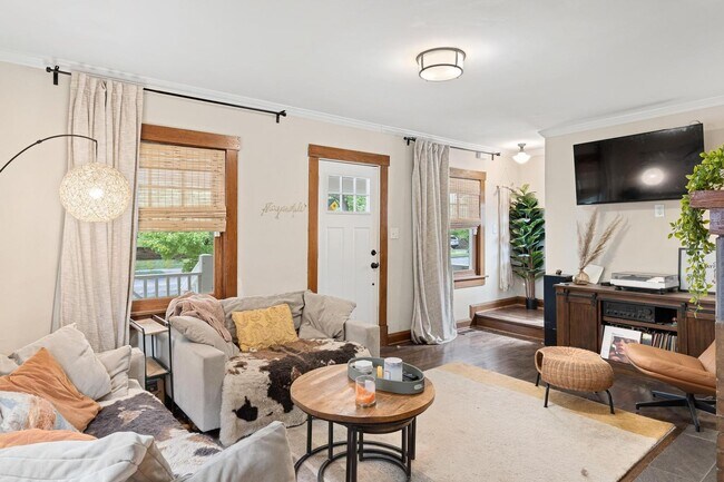 Foto del edificio - 2 Bed 1.5 Bath Home in the Heart of KCMO and Plaza Area