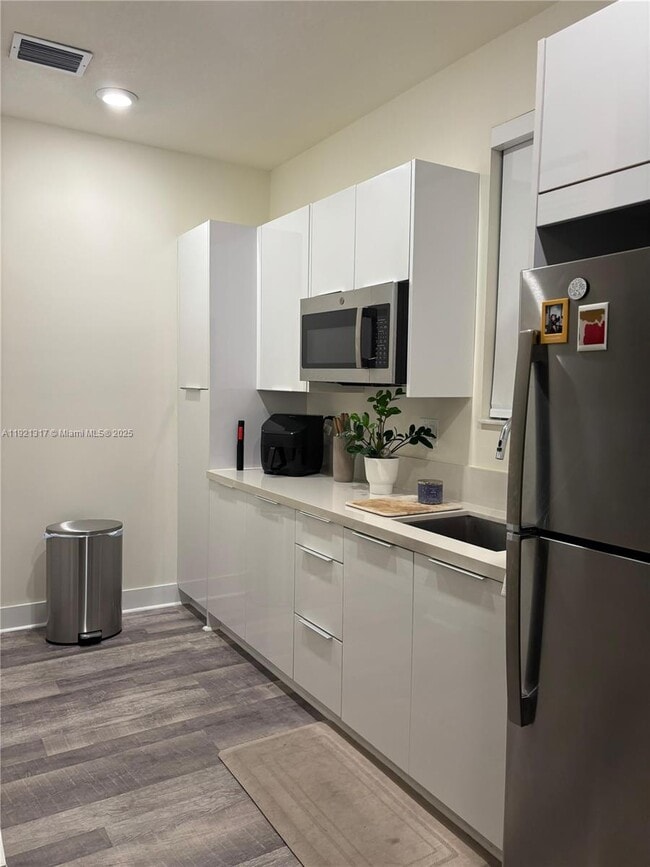 Foto del edificio - 6502 NW 105th Pl