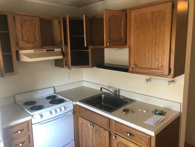 Kitchen - 6028 Main St
