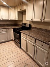 Building Photo - 3600 Ashe Rd