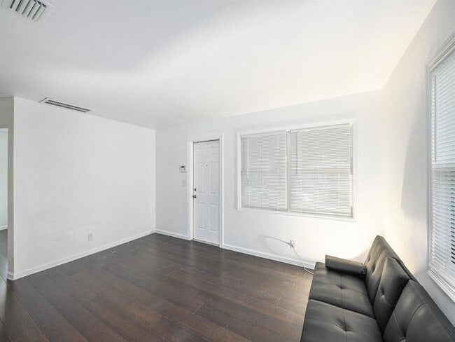 Foto del edificio - 4211 12th Ave S