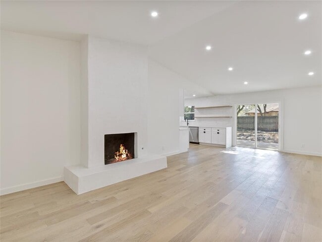 Building Photo - 5903 Gateshead Dr