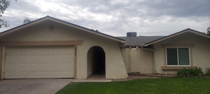 Building Photo - 1040 E Donna Dr
