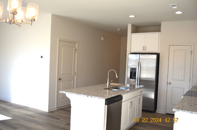 Building Photo - 18 Matrix Ct