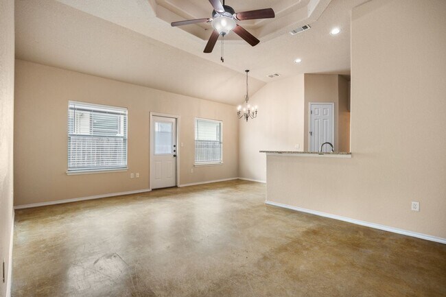 Foto del edificio - AVAILABLE NOW! Nice 3 Bedroom Duplex locat...