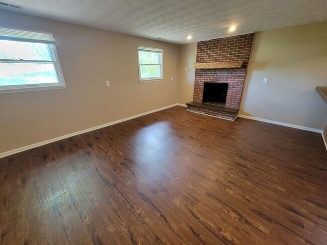 Building Photo - 1194 Beissinger Rd 3BR/2.5BA (Hanover Twp)