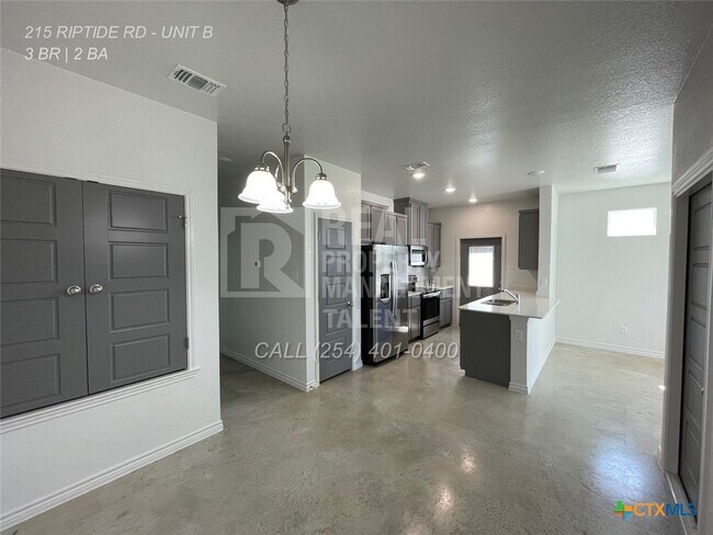 Foto del edificio - 215 Riptide Rd