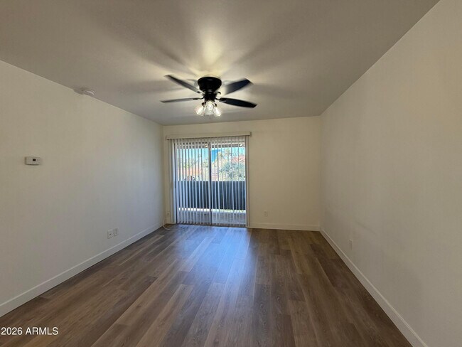 Foto del edificio - 302 E Monte Vista Rd