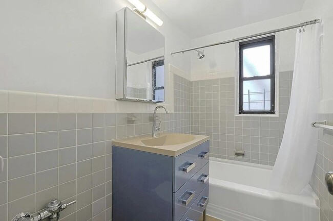 Photo - 32 Cathedral Ave Apartment