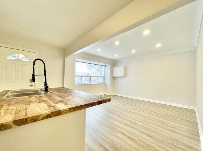 Photo du bâtiment - 353 E 28th St