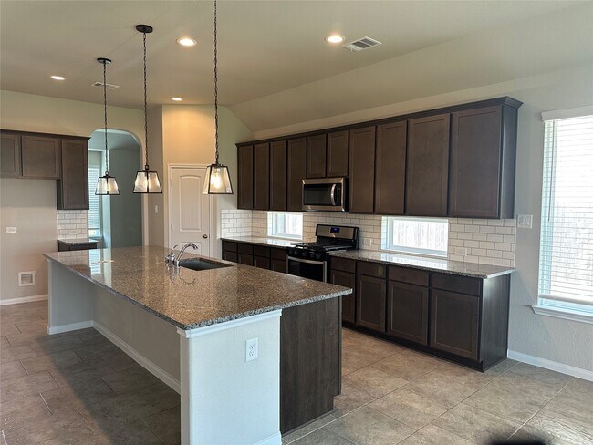 Building Photo - 7331 Saddle Tree Dr