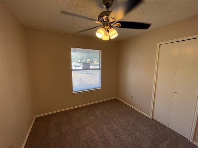 Foto del edificio - 1204 Ross Ln
