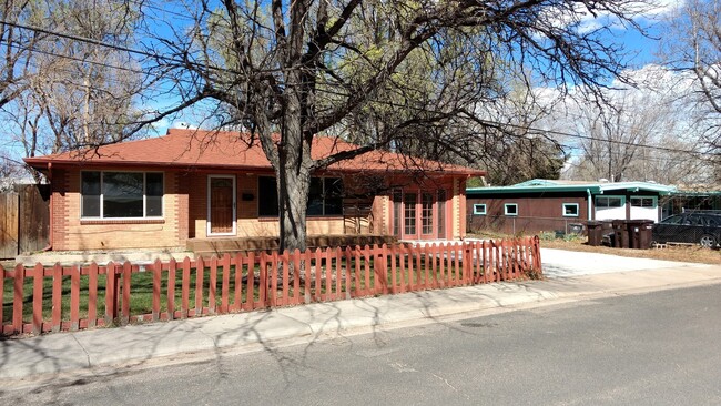 Beautifully Updated Boulder 3Bed/2Bath- Walking distance from CU campus & 29th St Mall! Available... - Beautifully Updated Boulder 3Bed/2Bath- Walking distance from CU campus & 29th St Mall! Available... House