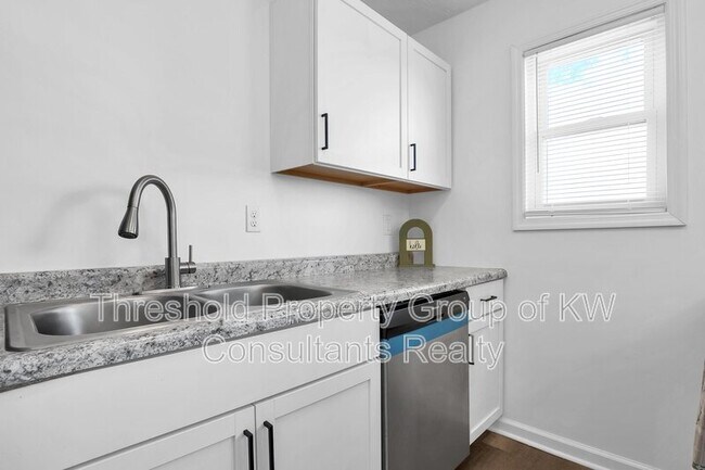 Foto del edificio - 3672-3678 Arnelle Road - 3678