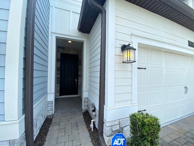 Photo - Spacious 3B/2.5B Townhouse with 2-Car Gara...