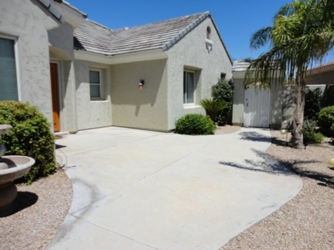 Building Photo - 14425 W Monte Vista Rd