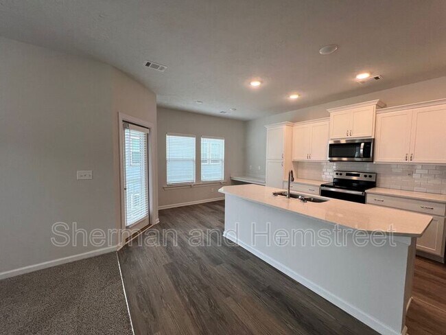 Building Photo - 5035 Mimosa Dr